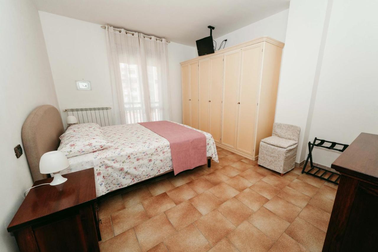 Gioiello WI-FI SMART TV AIR CONDITIONER Terni Esterno foto